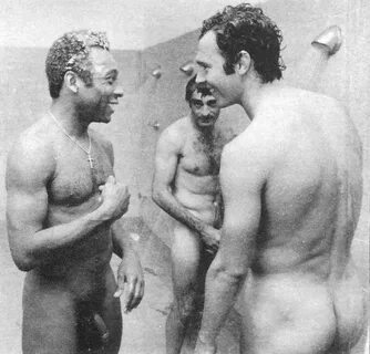 Pele naked
