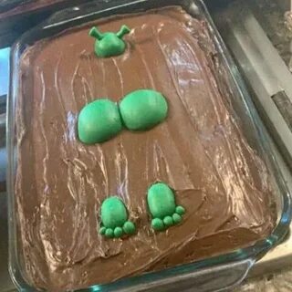 Cakes-With-Threatening-Auras in 2020 Cake meme, Shrek, Fun s