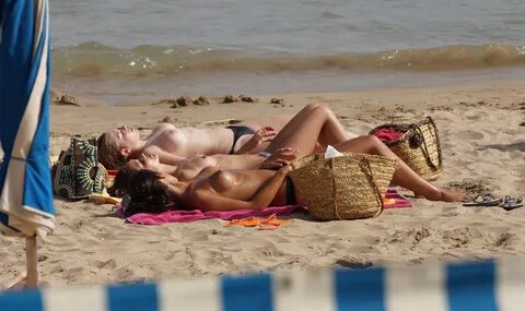 Amateur Beach Breasts - /s/ - Sexy Beautiful Women - 4archiv