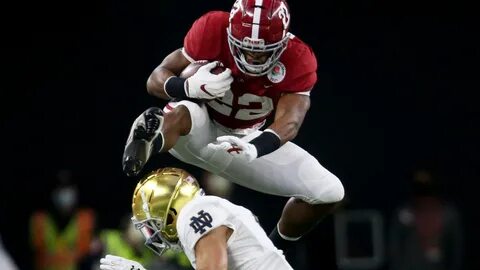 Najee Harris, Alabama star, hurdles Notre Dame defender in R