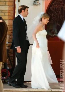 Jim and Pam from The Office wedding - Red Carpet Wedding