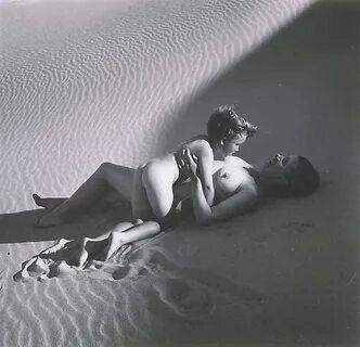 Mother and child at Cronulla, 1930s by Max Dupain :: Art Gal