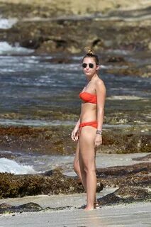 Miley Cyrus: Hawaii Beach Bikini Babe - AnythingDiz - LiveJo