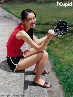 Chiaki Kuriyama Feet (6 photos) - celebrity-feet.com