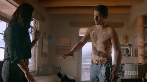 ausCAPS: Nathan Parsons shirtless in Roswell, New Mexico 1-0