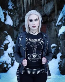 #blackmetalgirl Black metal girl, Metal girl, Metal clothing
