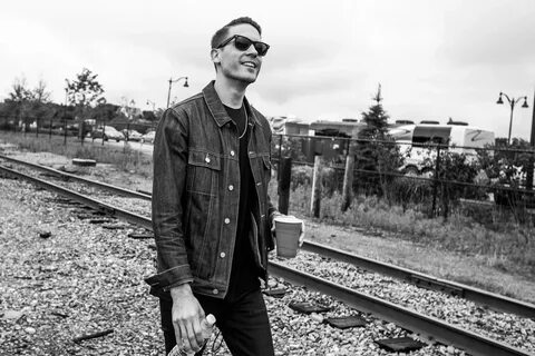 G-Eazy "Running" : Young California