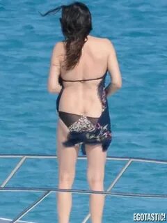 Así se ve actualmente Liv Tyler. En bikini. En un yate. En E