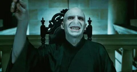 Voldemort Casting Avada Kedavra : While battling inside of t
