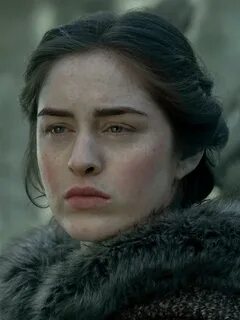 Danielle Galligan - FILMSTARTS.de