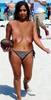 snooki-breasts-saggy.jpg ImageBan.ru - Надёжный фотохостинг 