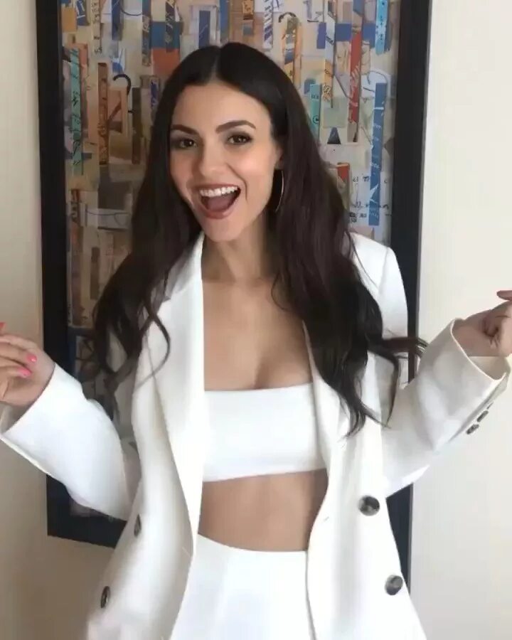 Victoria Justice (@victoriajustice) • Vídeo do Instagram.