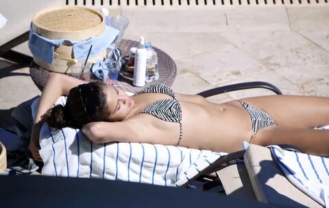 Index of /photos/actresses/g/gomez_selena.