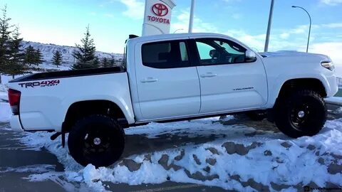 Lifted 2017 Toyota Tacoma with a TRD Pro Grill on 285/70R17 