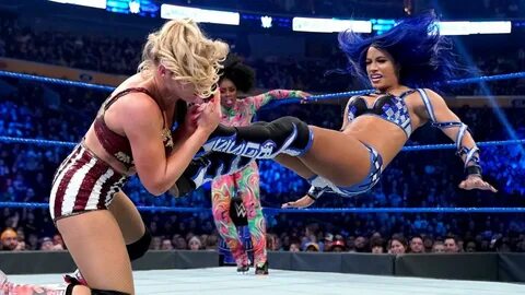 Naomi & Lacey Evans vs. Bayley & Sasha Banks: SmackDown, Mar