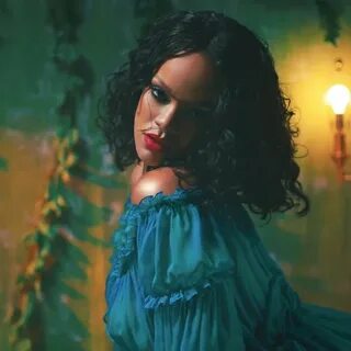 Rihanna’s 'Wild Thoughts' Hair and Makeup