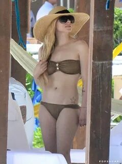 Avril Lavigne Wearing a Bikini in Mexico POPSUGAR Celebrity