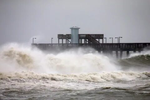 Hurricane Sally creeps toward coast, threatening 'a ridiculo