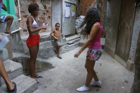 10 Anos Favela Meninas 