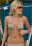 Molex Uyuk: Carrie Underwood Bikini