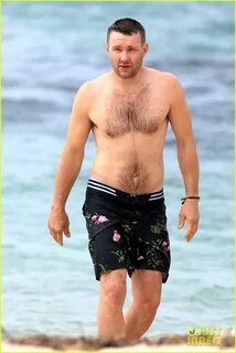 Joel Edgerton Towels Off His Hot Shirtless Body on Sydney Be