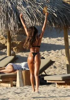 Izabel Goulart - Bikini candids on holiday in Greece-24 GotC