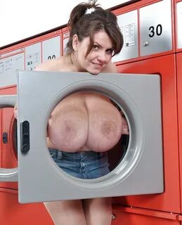 Big Boobs at the Laundrette - Photo #24