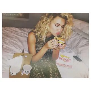 tori kelly on Twitter: "after party 🍔 #vmas http://t.co/DVY1