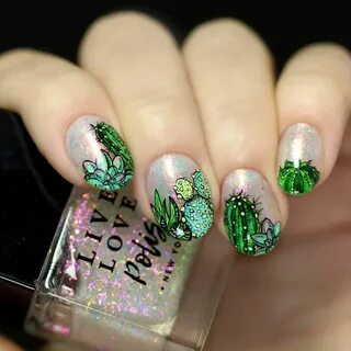 Tropical nails are what everyone needs when summer comes. Ch