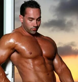 Gay Muscle Posing image #43366