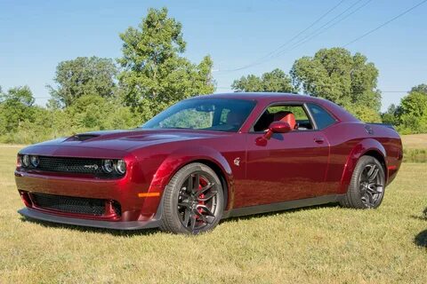 2018 Dodge Challenger SRT Hellcat gets Demon’s wide-body loo