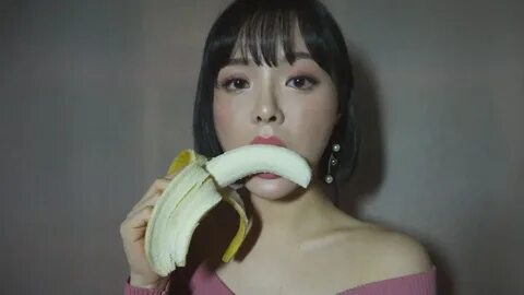 ASMR 니들이 썸네일 가지고 뭐라고 하니까 그냥 이렇게 만들었다 Banana Eating Sounds, I