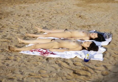 Вьетнамские девушки на пляже (45 фото)