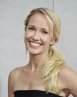 Anna Camp Biography, Anna Camp's Famous Quotes - Sualci Quot