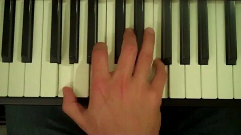 How To Play a G7 Chord on the Piano - YouTube