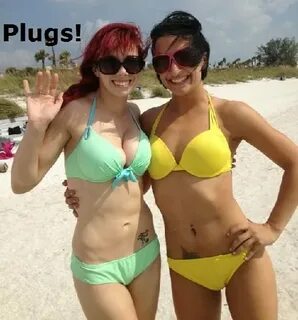 Taeler Hendrix and Ruby Riott in bikinis circa 2012 - Imgur