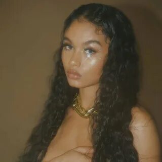 India Love showed off her... 