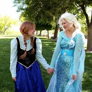 45 Anna and Elsa Costume Ideas For a Frozen Halloween Prince
