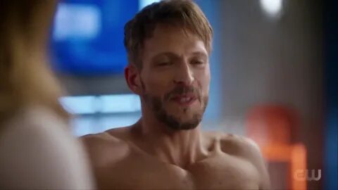 ausCAPS: Jon Cor shirtless in The Flash 7-15 "Enemy at the G