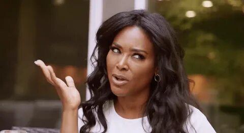 Kenya Moore's Latest Photo Has Fans Praising Her Jaw-Droppin
