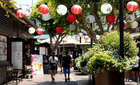 Japanese Village Plaza, Little Tokyo (19293489684).jpg. 