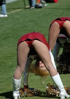 טוויטר \ Candid Legs בטוויטר: "Cheerleader Bent Over Wearing
