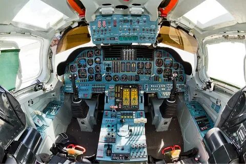 Файл:Tupolev Tu-160 cockpit Beltyukov-3.jpg - Википедия