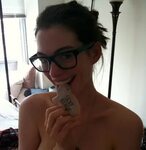 Anne Hathaway bị phát tán ảnh khỏa thân trên mạng