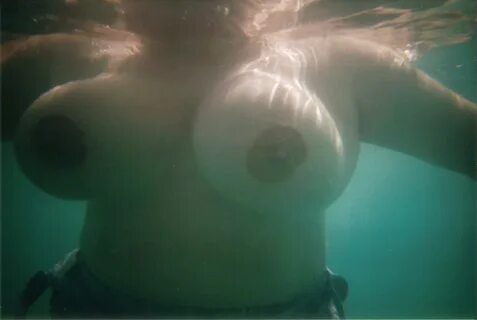 Huge Tits Underwater.