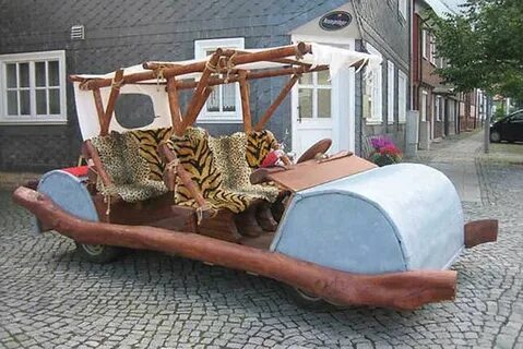 Replica of Fred Flintstone's footmobile. Engineer Sebastian 