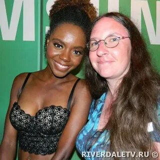 Фотогалерея актрисы Эшли Мюррэй / Ashleigh Murray в роли Джо