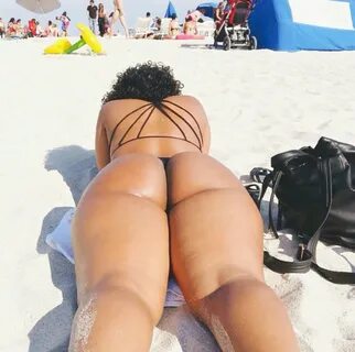Большие жопы на пляже (73 фото) - эротика и порно