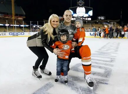Фото на НХЛ.ru: Гецлаф с семьей