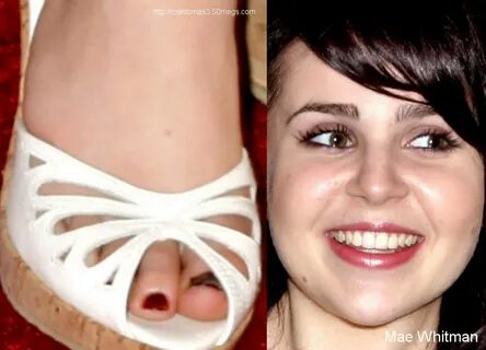 Mae Whitman Feet (9 photos) - celebrity-feet.com